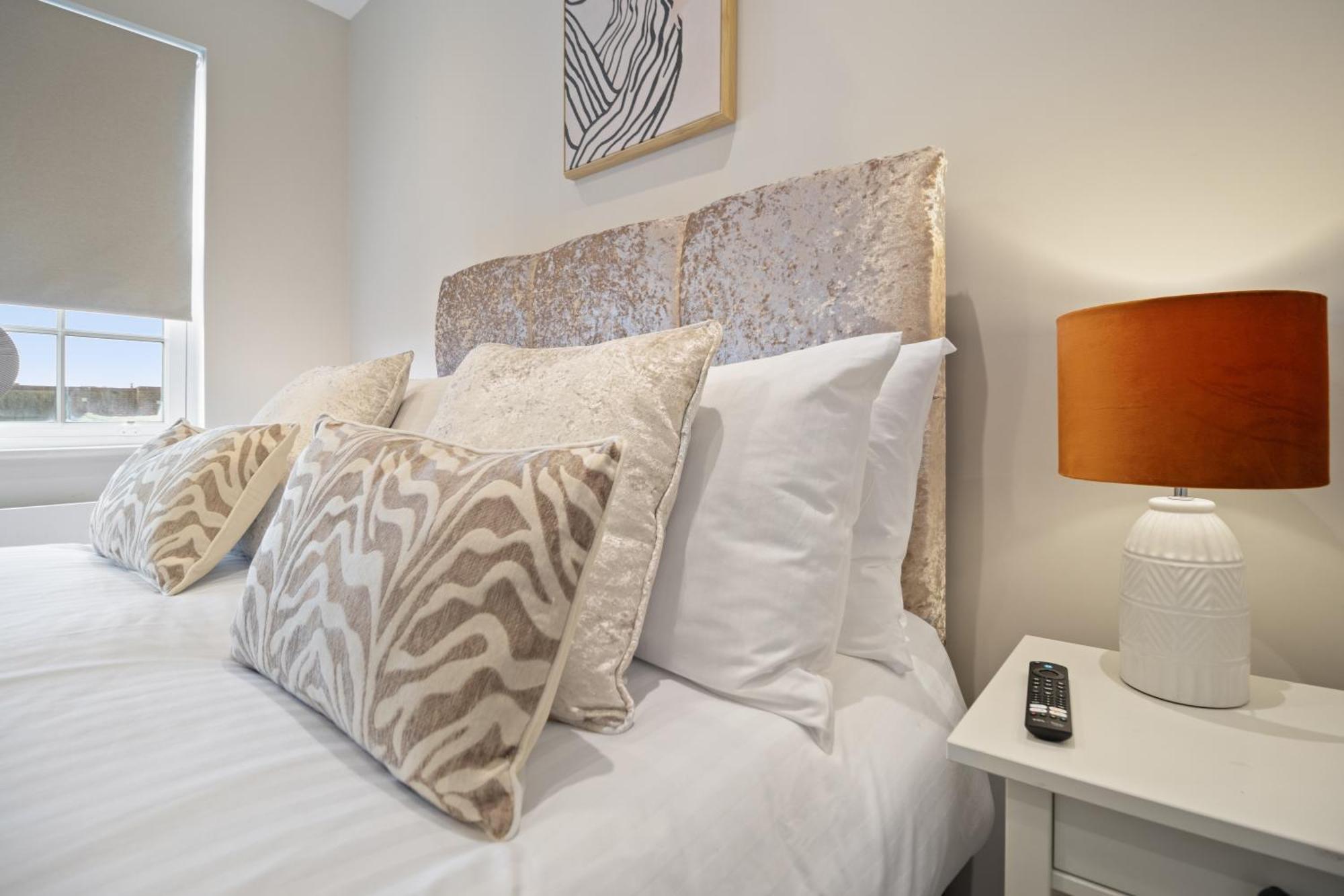 Whiskawaystays - Victoria House - Apartment 6 Worcester Exteriör bild